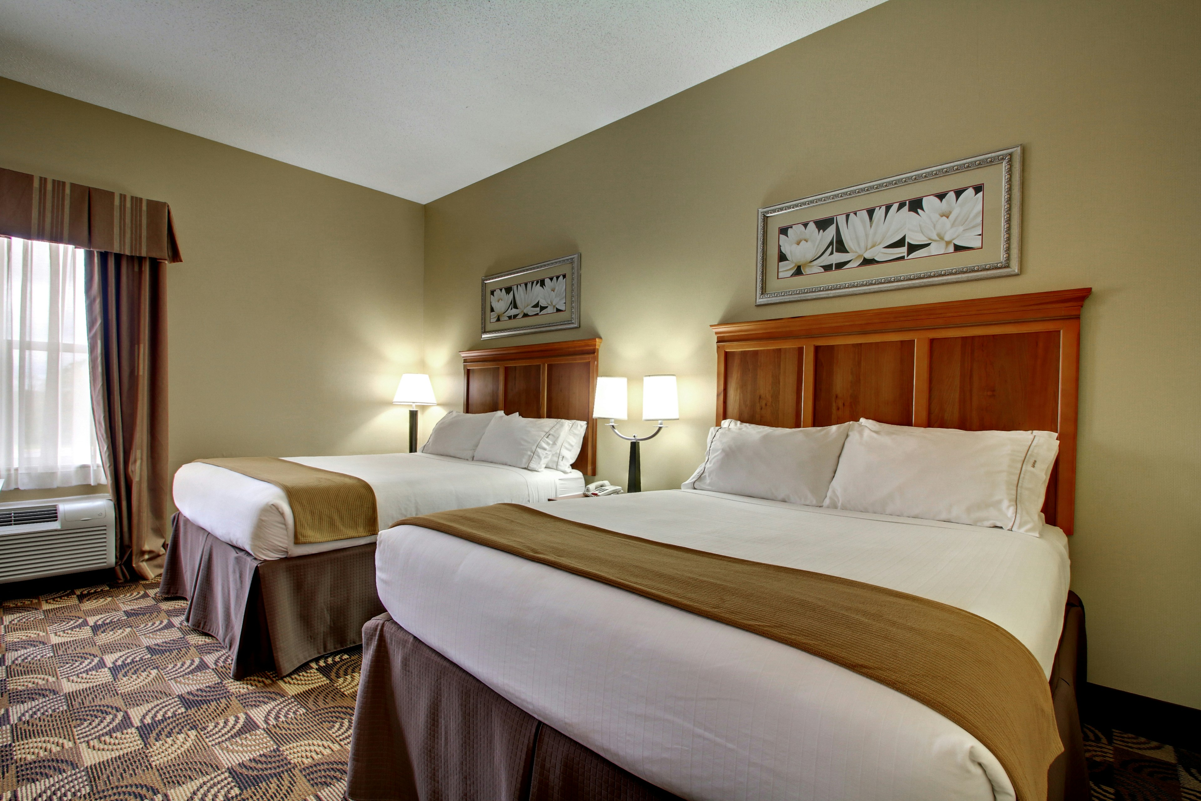 Holiday Inn Express Hurricane Mills Waverly 22/62