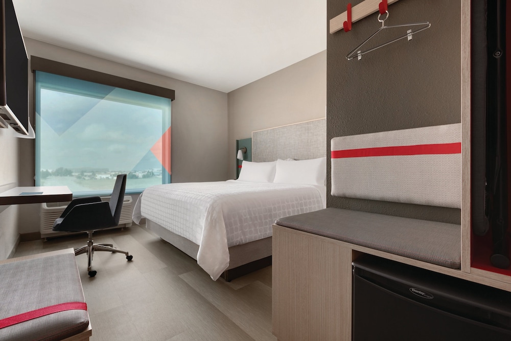 Avid Hotels Roseville - Minneapolis North 9/33