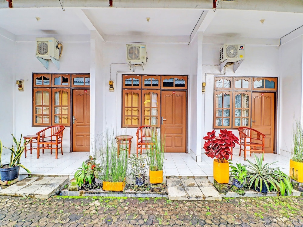 Super OYO 1356 Gusti Residence 6/46