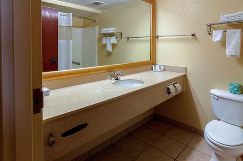 Hotel M Mount Pocono 60/61