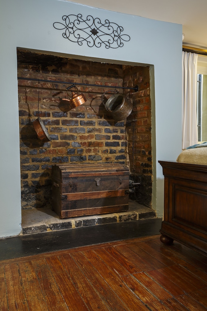 Eliza Thompson House 8/50