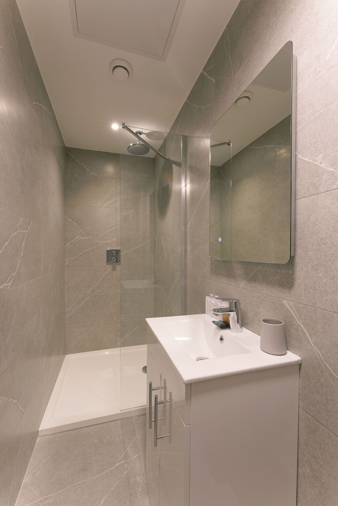 Kingstons Boutique Townhouse 37/39