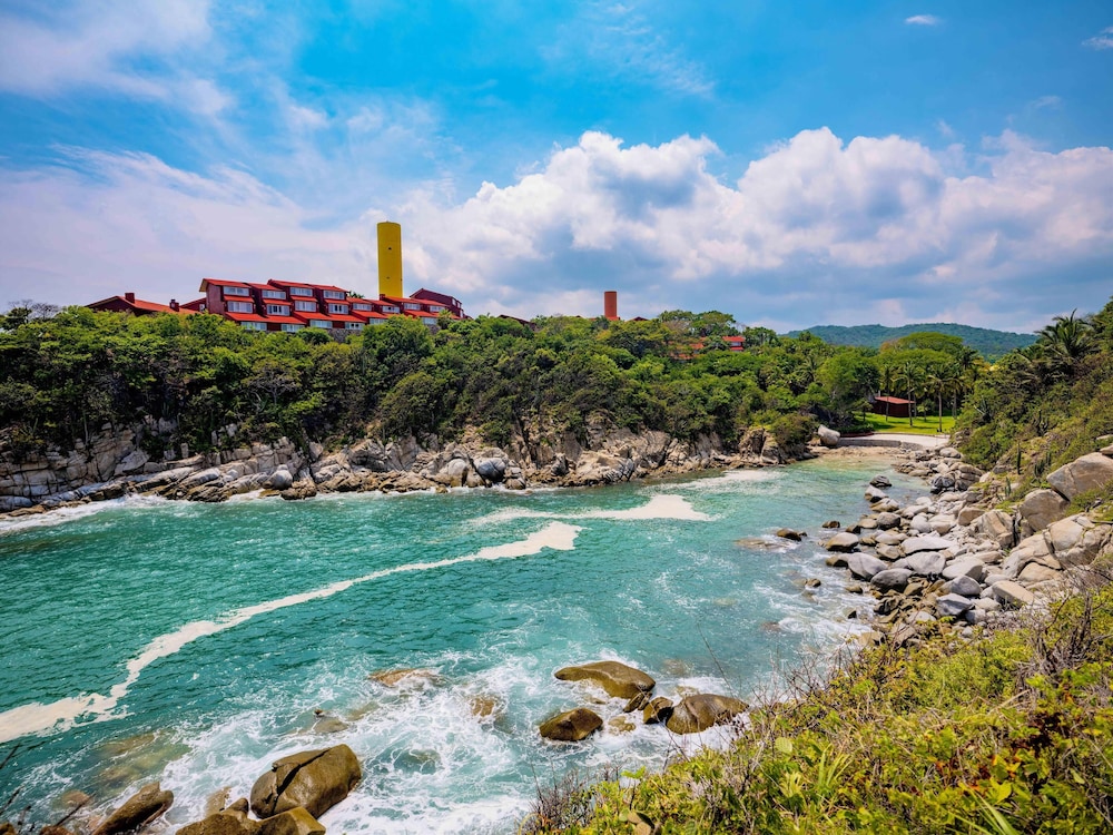 Las Brisas Huatulco 76/79