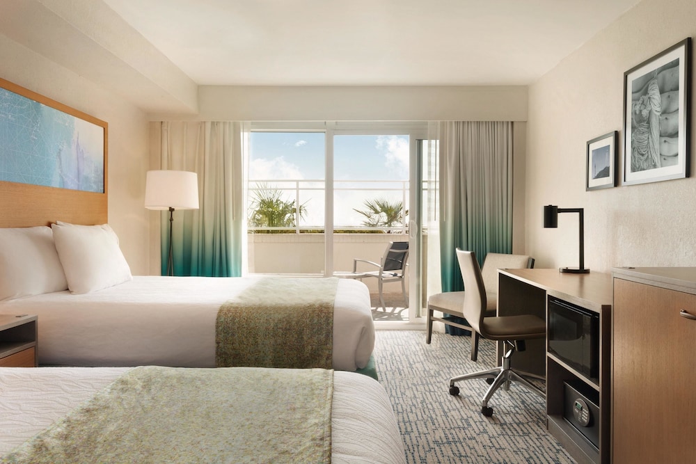 Surfbreak Oceanfront Hotel, Ascend Hotel Collection 20/61