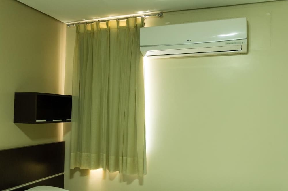 Hotel Tropical 23/38