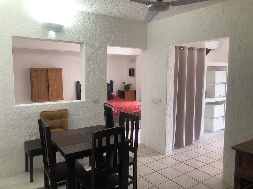 B And B Caribo Cozumel 37/50