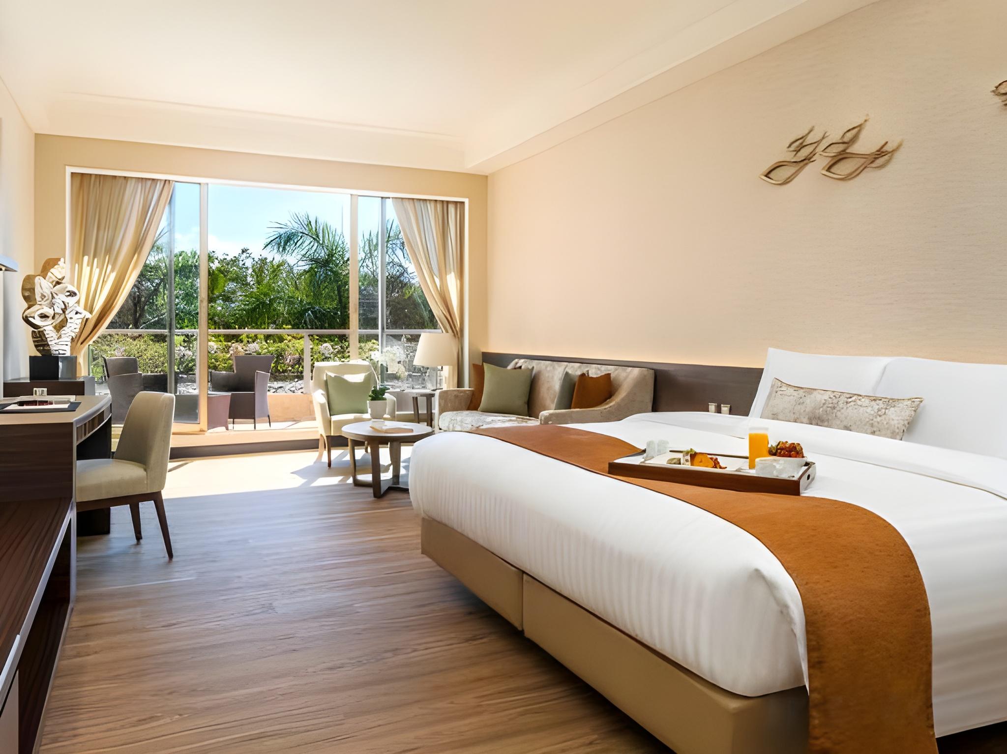 Room, Green View