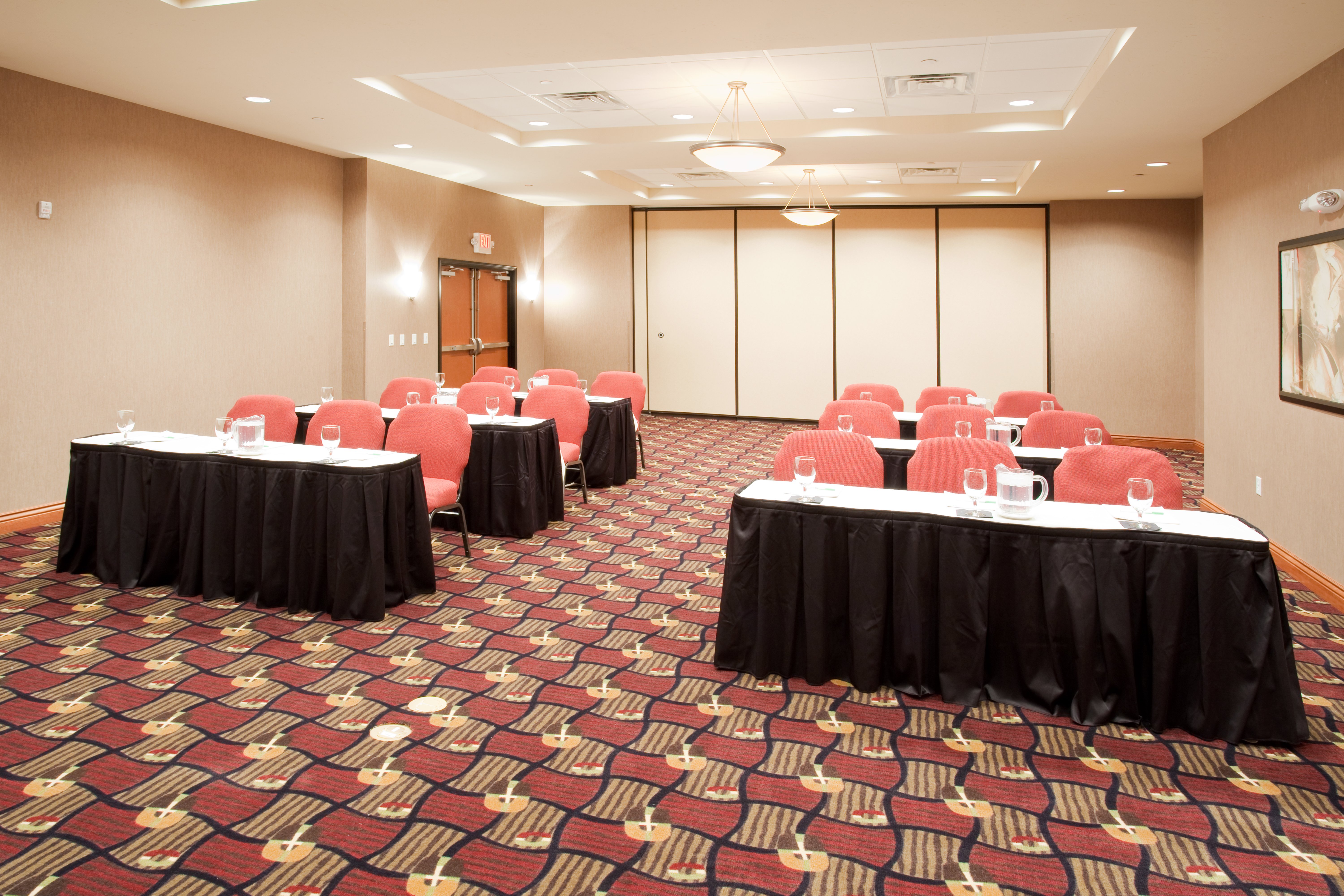 Holiday Inn Hotel Suites Grand Junction Airport 58/68