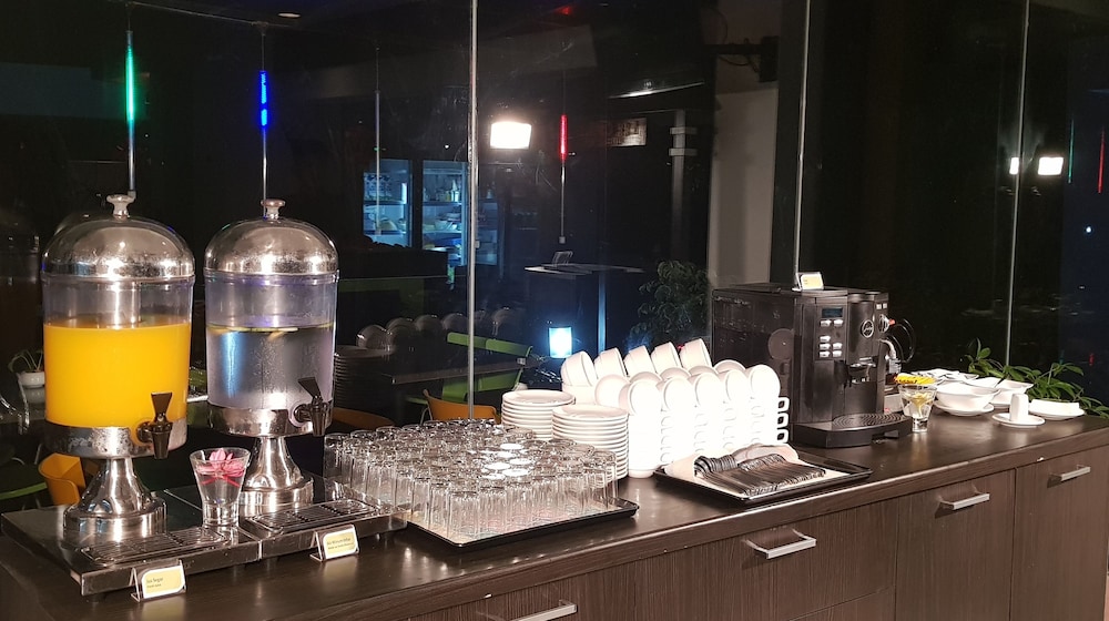 PrimeBiz Hotel Karawang 9/27