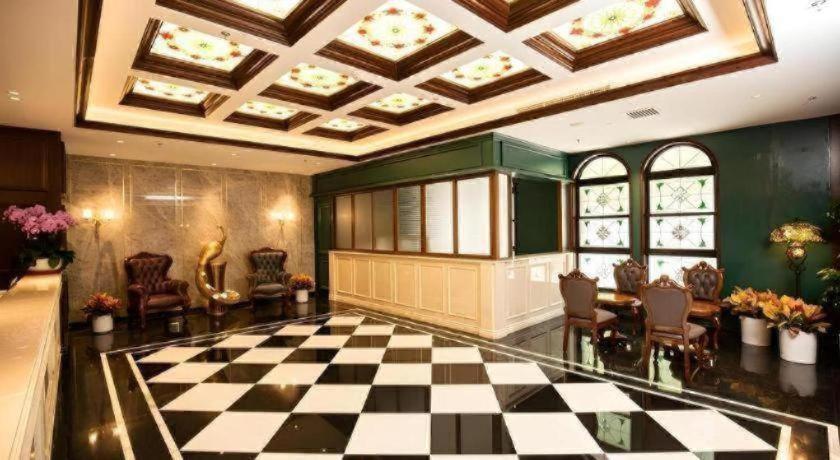 Yiting Zhenshe Hotel (Beijing Qianmen Pedestrian Street) 17/50