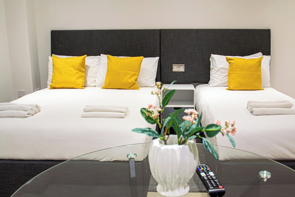 Imperial Court Suites 30/59