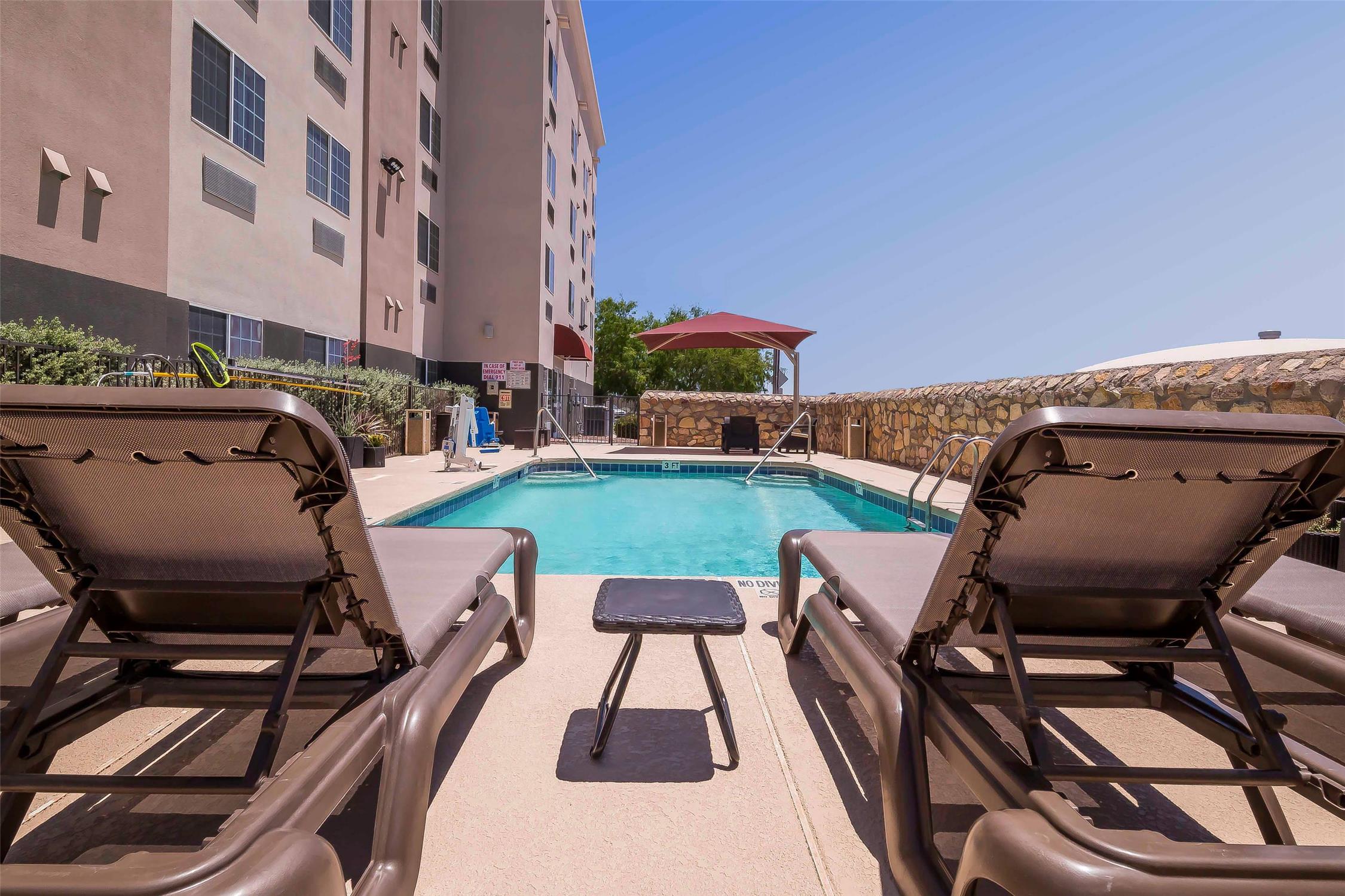 Comfort Suites El Paso Airport 18/19
