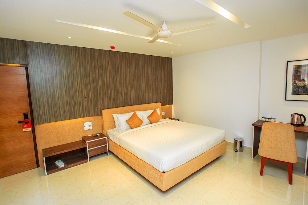 Royal Raj Hotel and Condominium 14/35