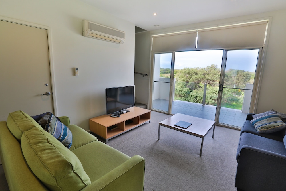 Lady Bay Resort 24/36