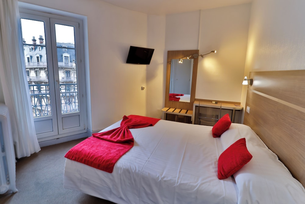 STANDARD, DOUBLE BED, PRIVATE BATHROOM