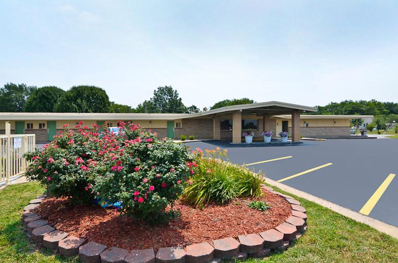 Americas Best Value Inn Iola 2/4