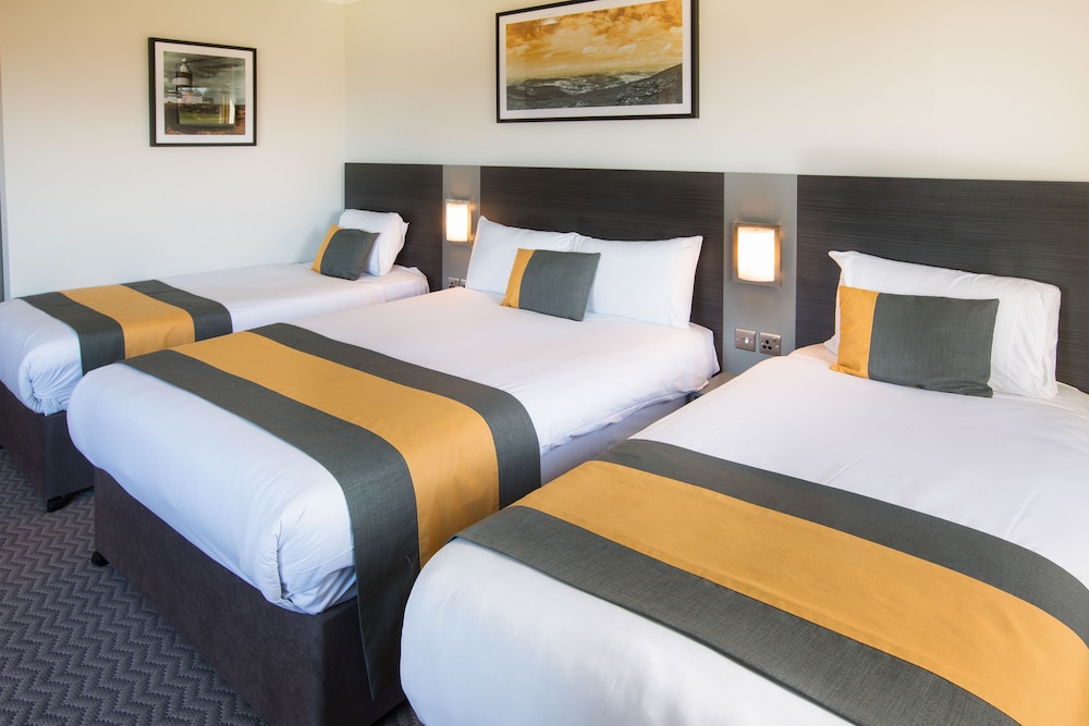 Newtown Park Hotel 12/47