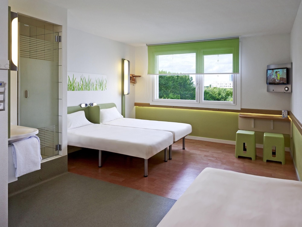 Ibis Budget Warszawa Reduta 35/54