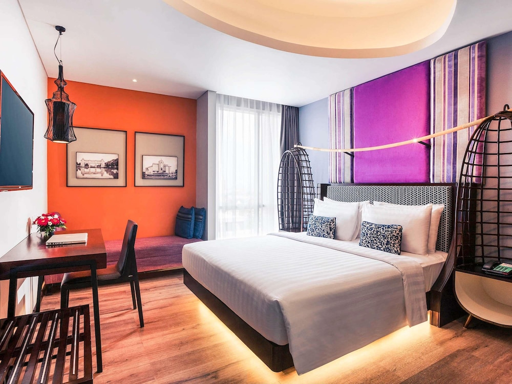 CLASSIC, SUPERIOR, KING BED, CITY VIEW