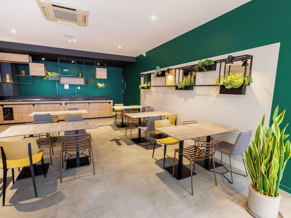 IBIS PAU CENTRE 50/64