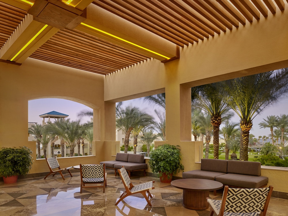 Coral Sea Water World Resort 33/73