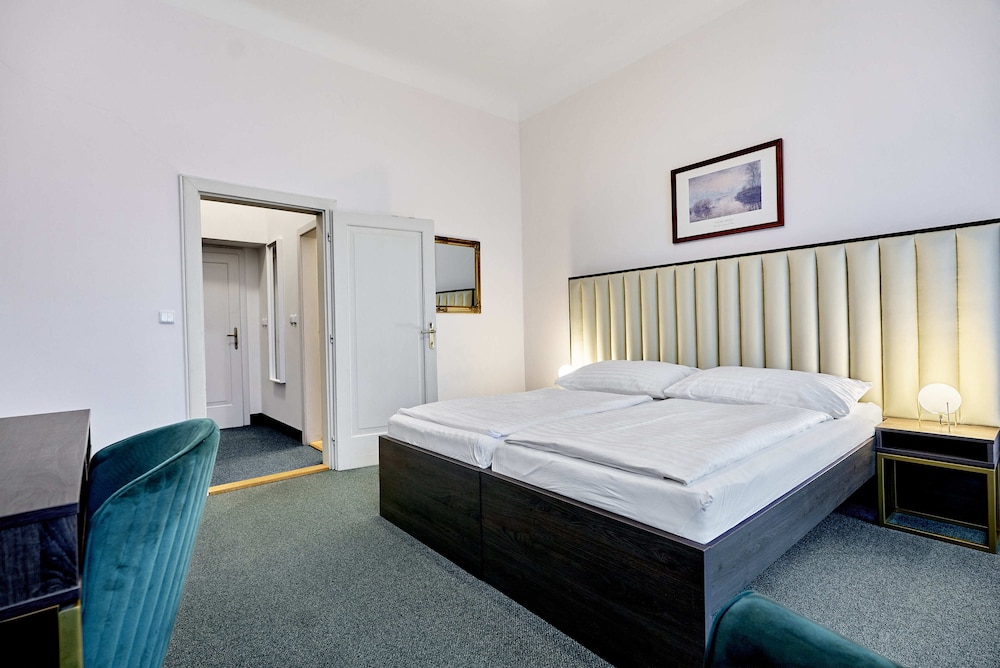 Hotel Maxim 13/39