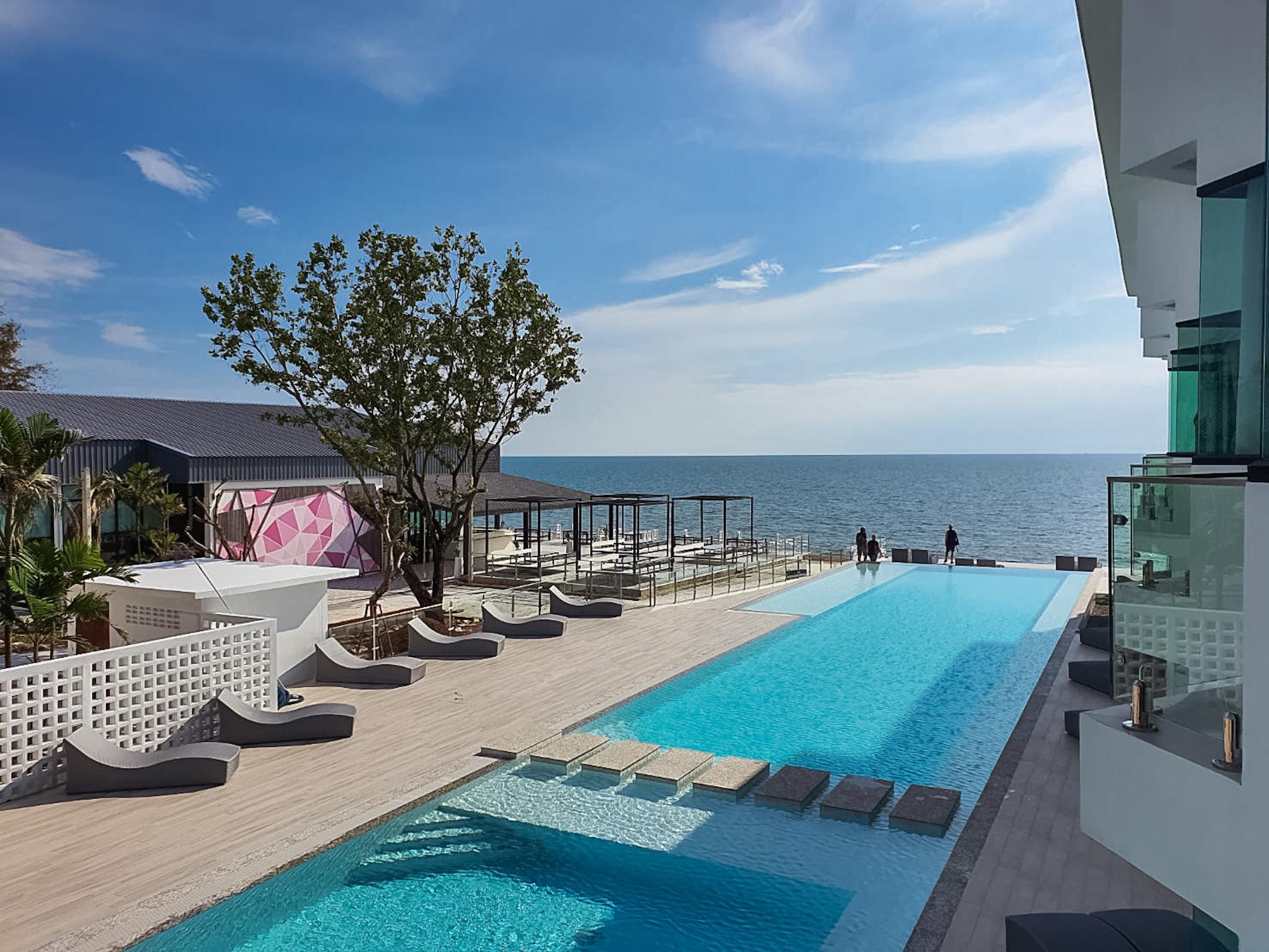 Rattana Pura Beach Resort 47/54