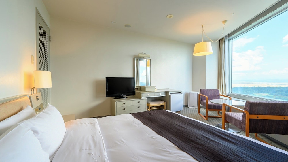ROOM, DOUBLE BED, CORNER, SMOKING