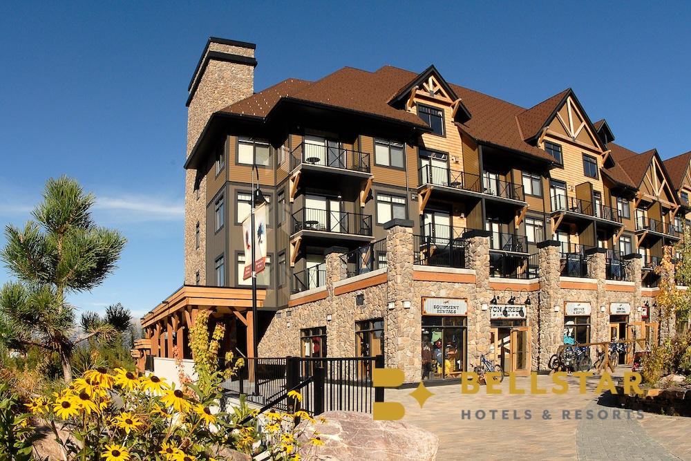 Glacier Mountaineer Lodge 2/32