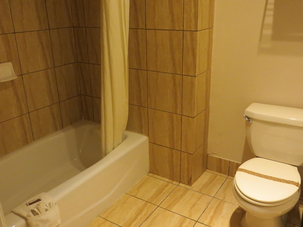 Executive Inn And Suites Sacramento 37/43