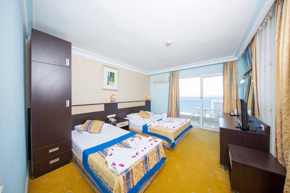 First Class Hotel 12/34