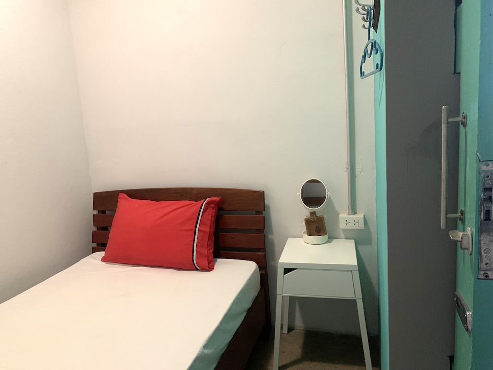 Sleep Sheep Phuket Hostel 23/61