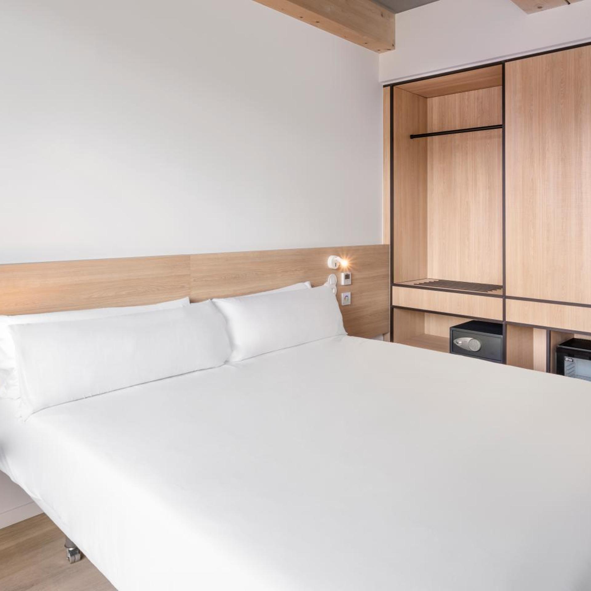 غرفة ديلوكس بسرير مزدوج، B&B HOTEL Guimaraes 5/7