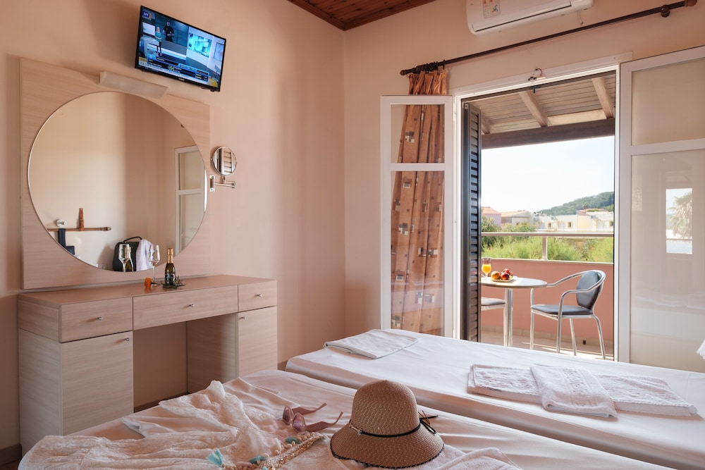 Canal D Amour Apartments 20/47