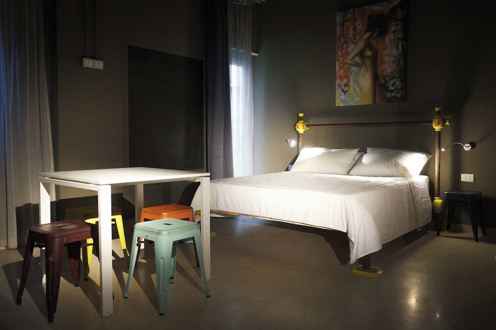 Hostelo Luxury Hostel 14/64