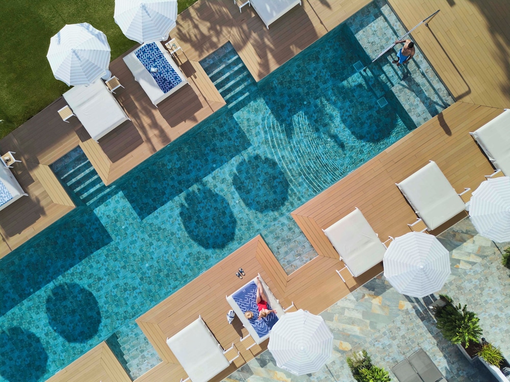Elegance Miramar Hotel 4/49