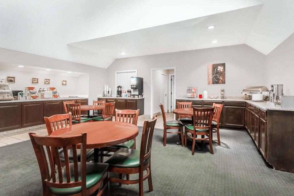 Hawthorn Suites By Wyndham Columbus North 20/25