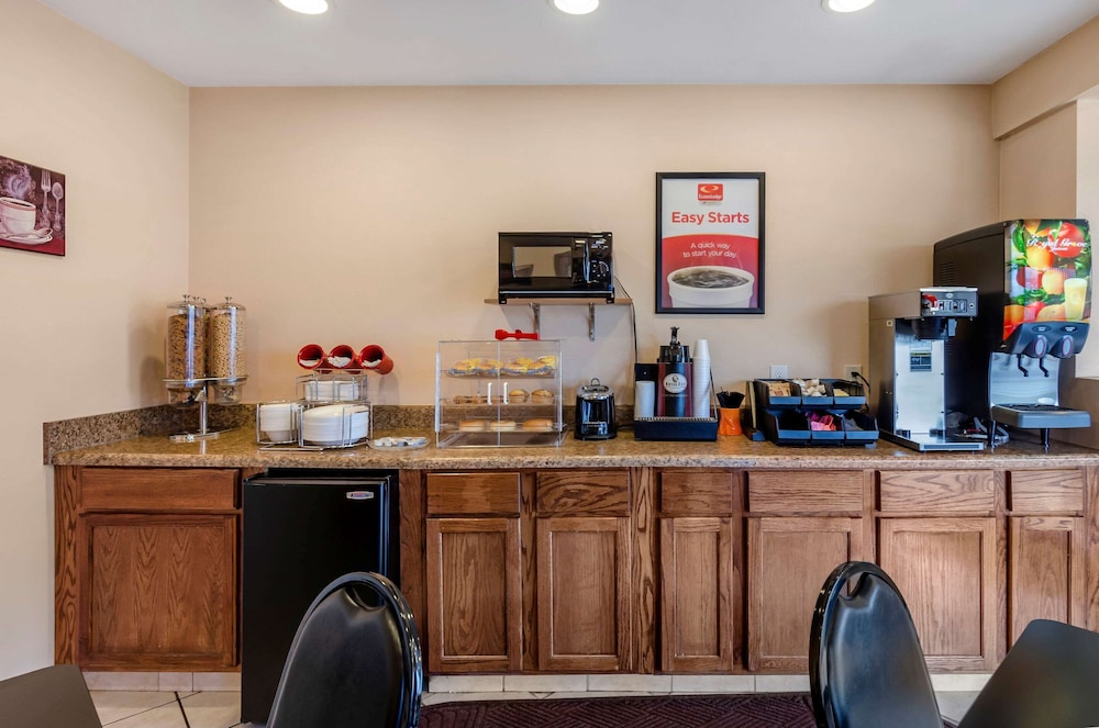 Econo Lodge Roanoke Civic Center 28/30