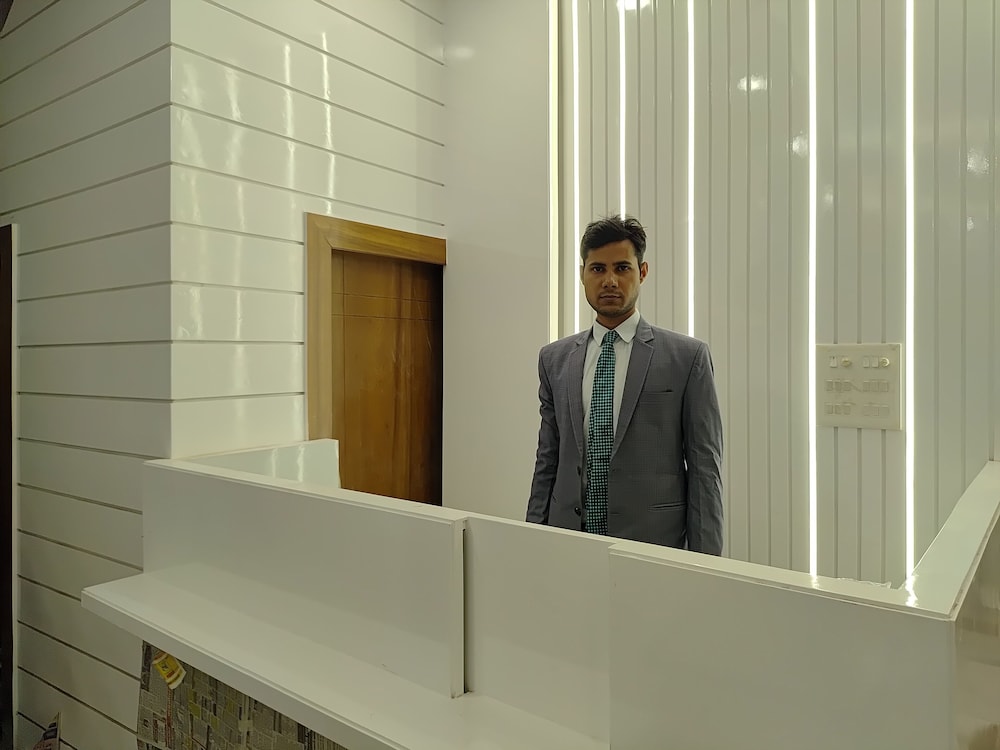 Muskan Hotel 5/48