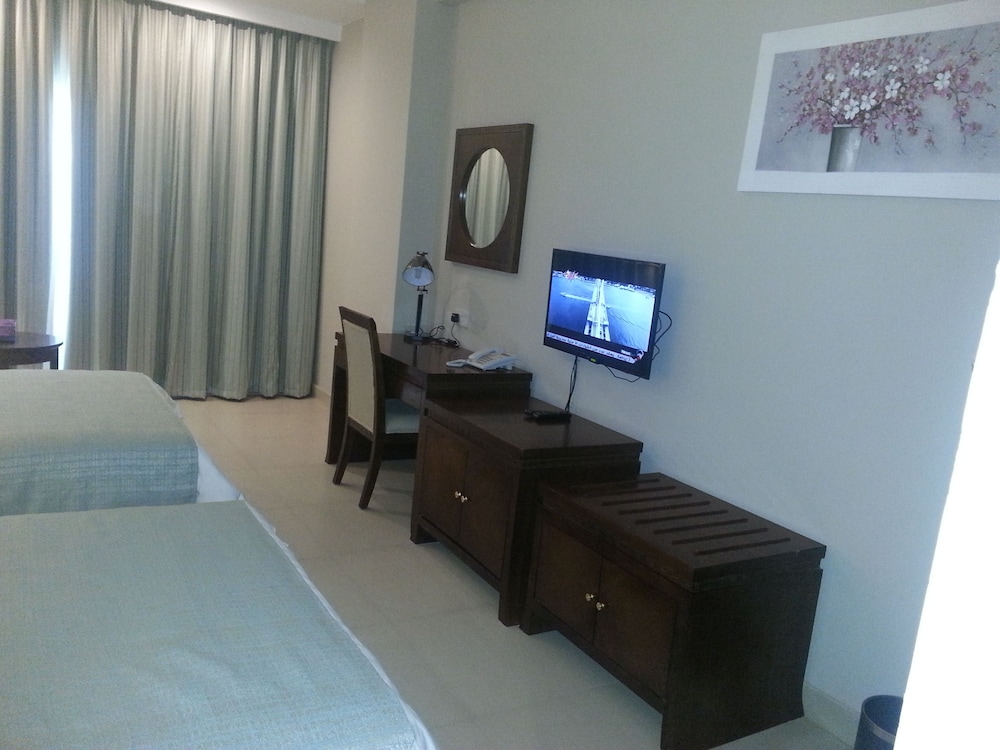 Muscat Inn Hotel 25/40
