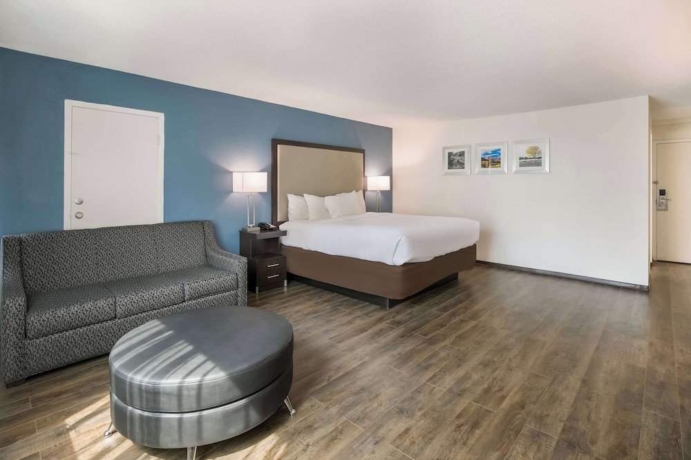 Clarion Hotel Conference Center Maggie Valley NC 7/32