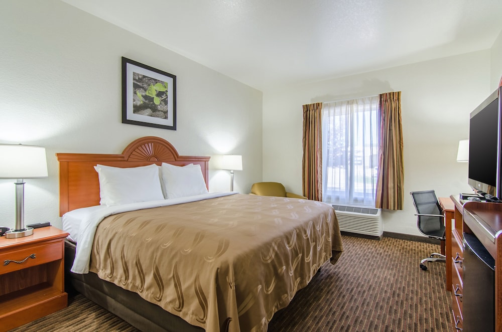 Quality Inn Junction City near Fort Riley 16/41