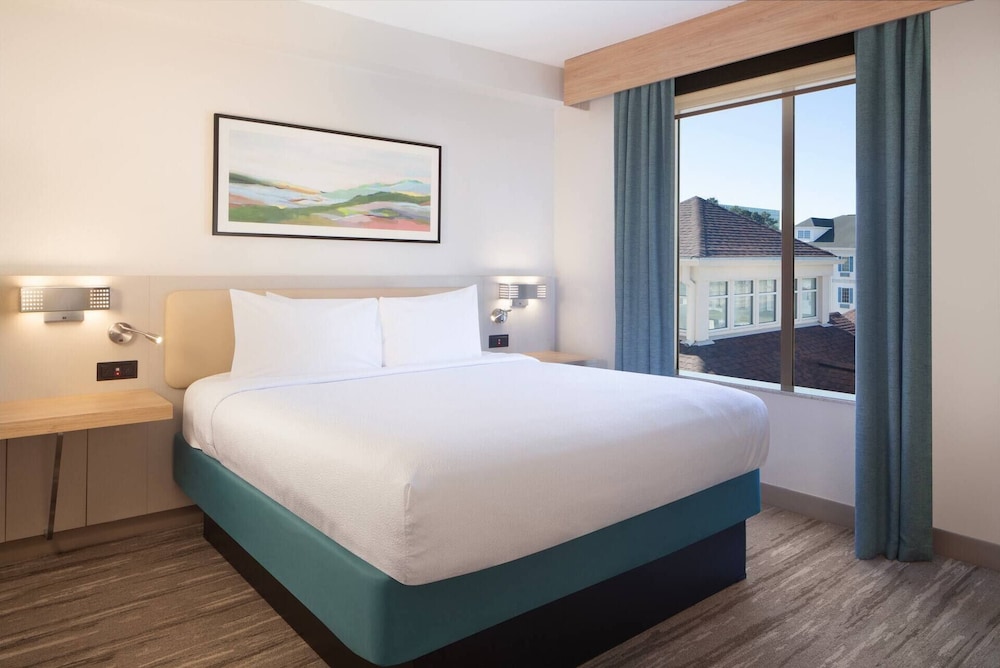 ROOM, KING BED, ACCESSIBLE