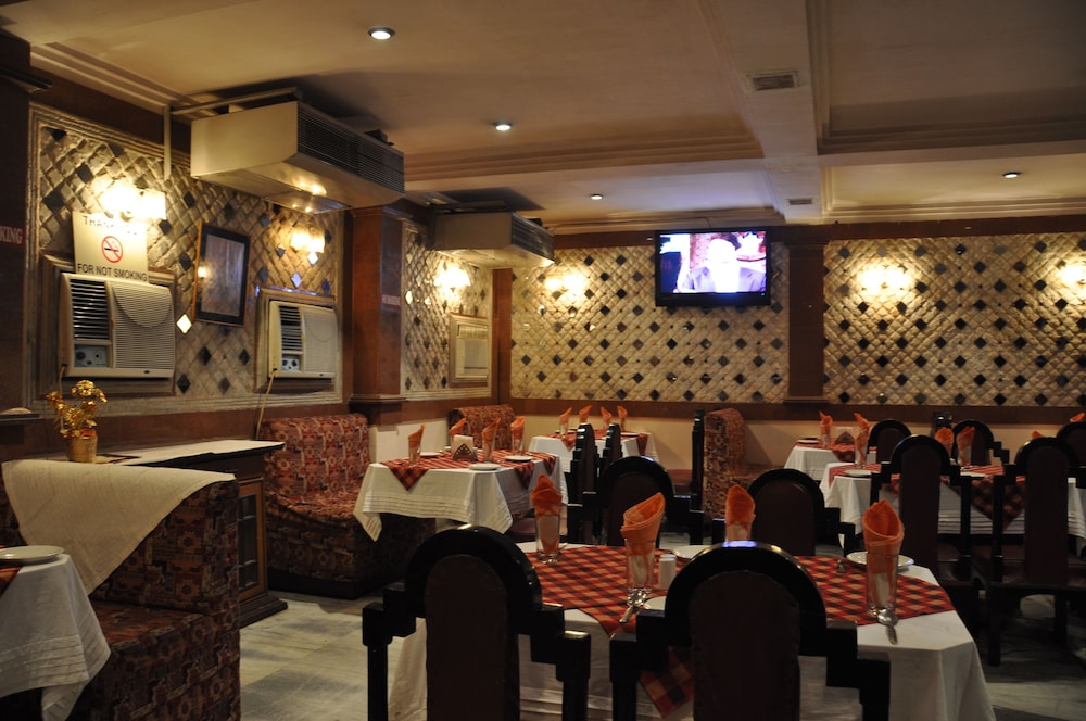 HOTEL RISHI REGENCY 26/32