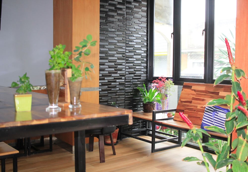 Pn Boutique House 66/71