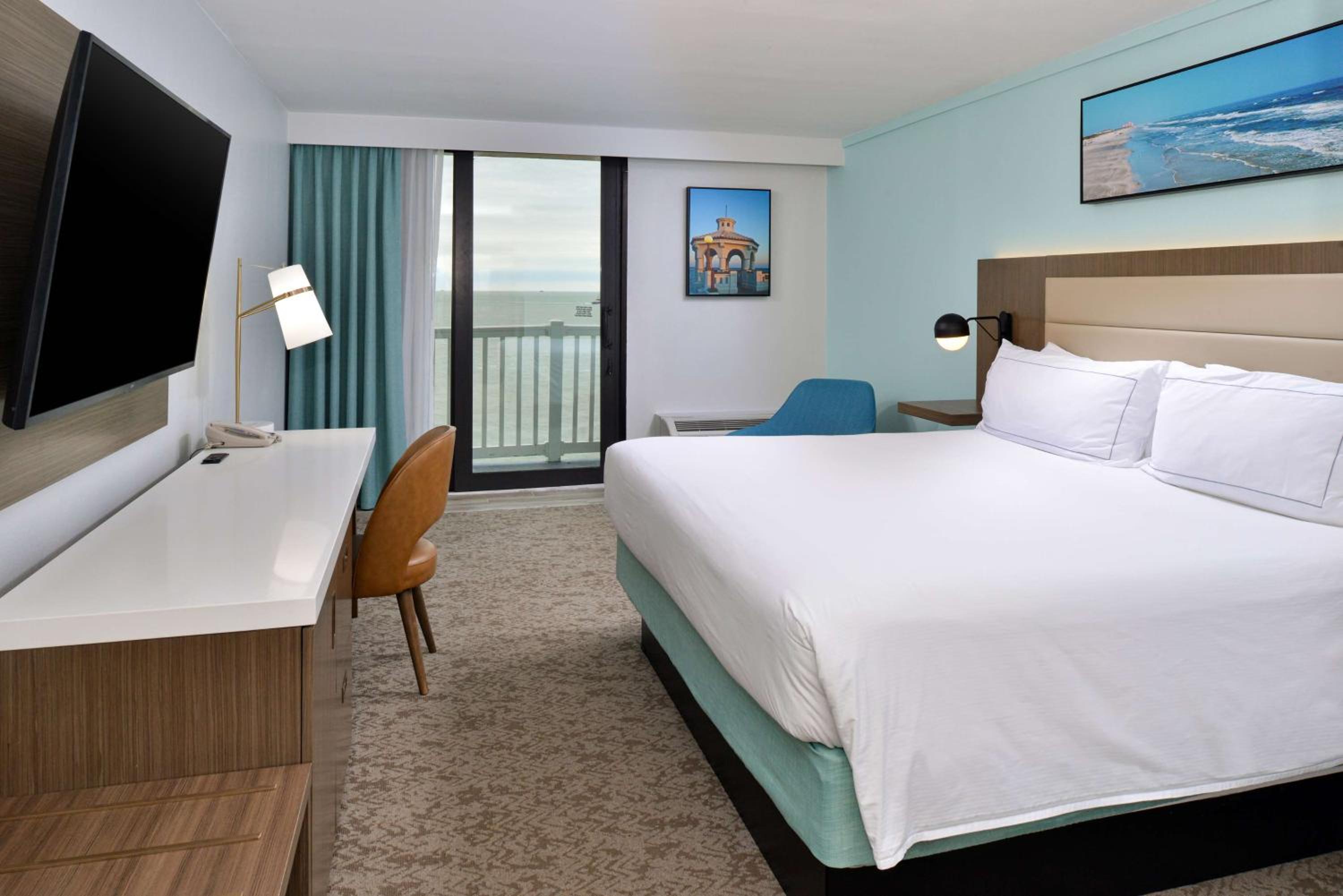 ROOM, KING BED, BAY VIEW
