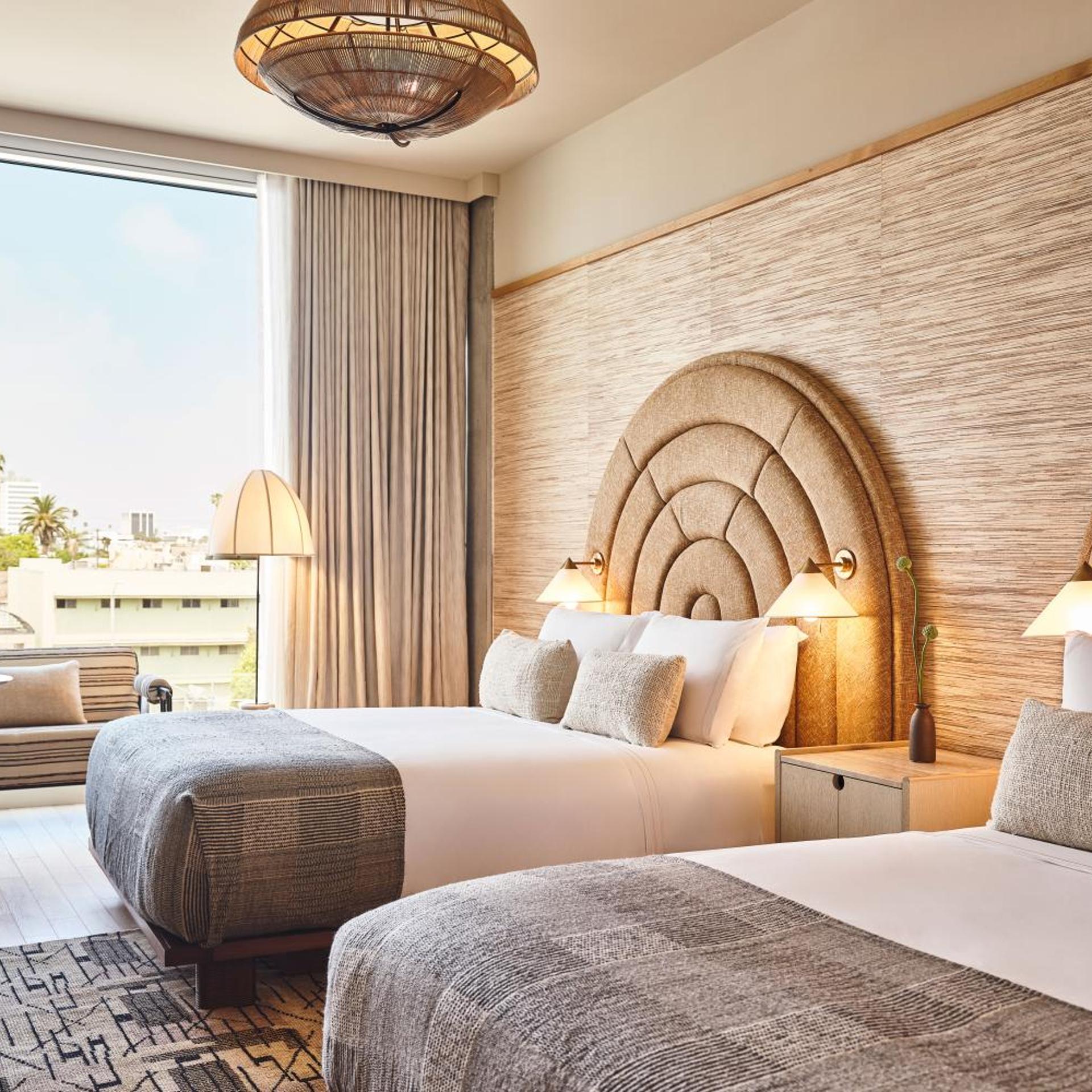 PREMIER, 2 QUEEN BEDS, ACCESSIBLE