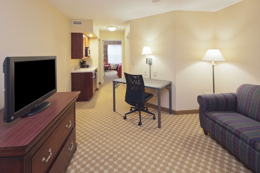 Country Inn and Suites By Radisson Milwaukee West Brookfield Wi 29/42