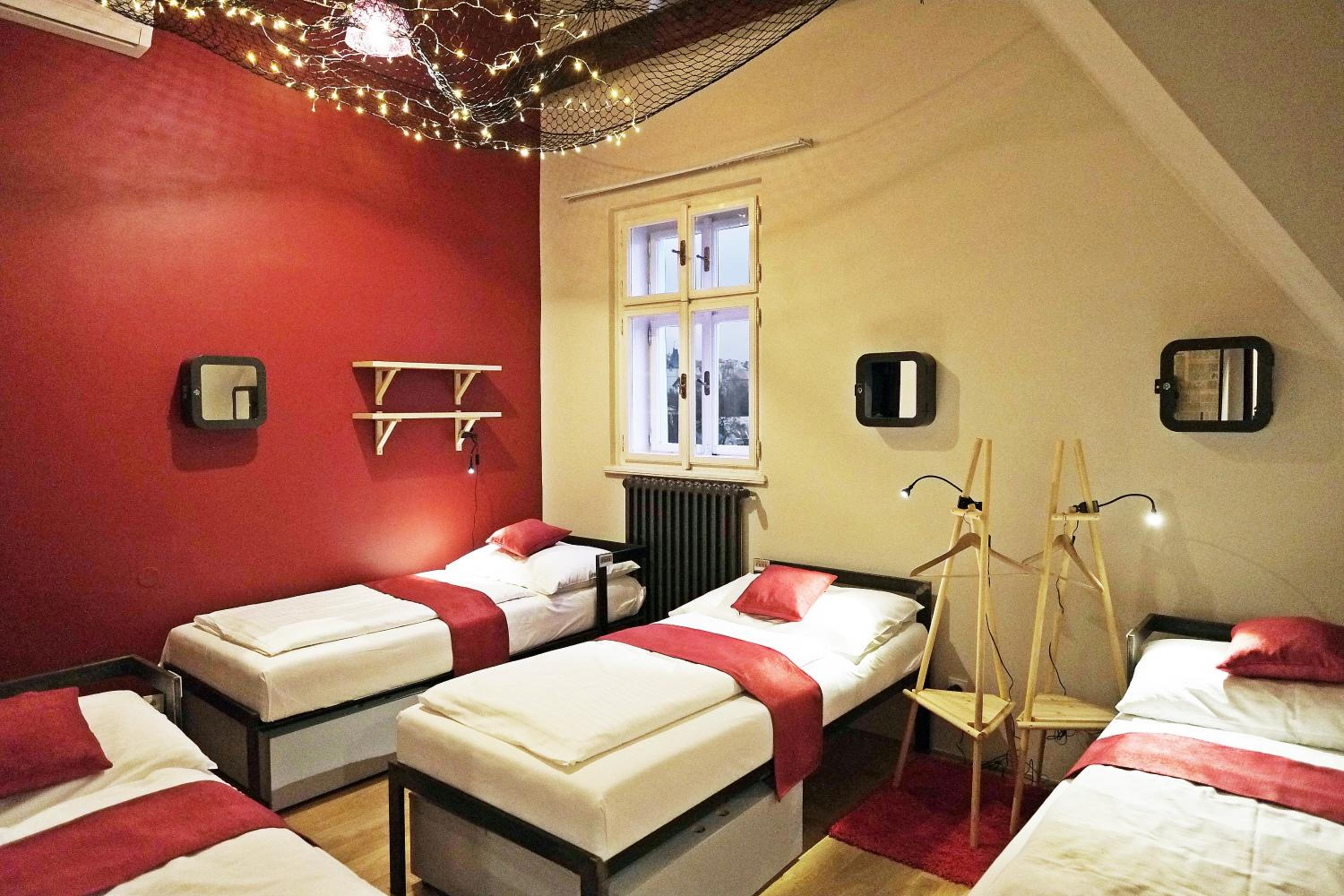 Female Dorm, Female Only, Deluxe