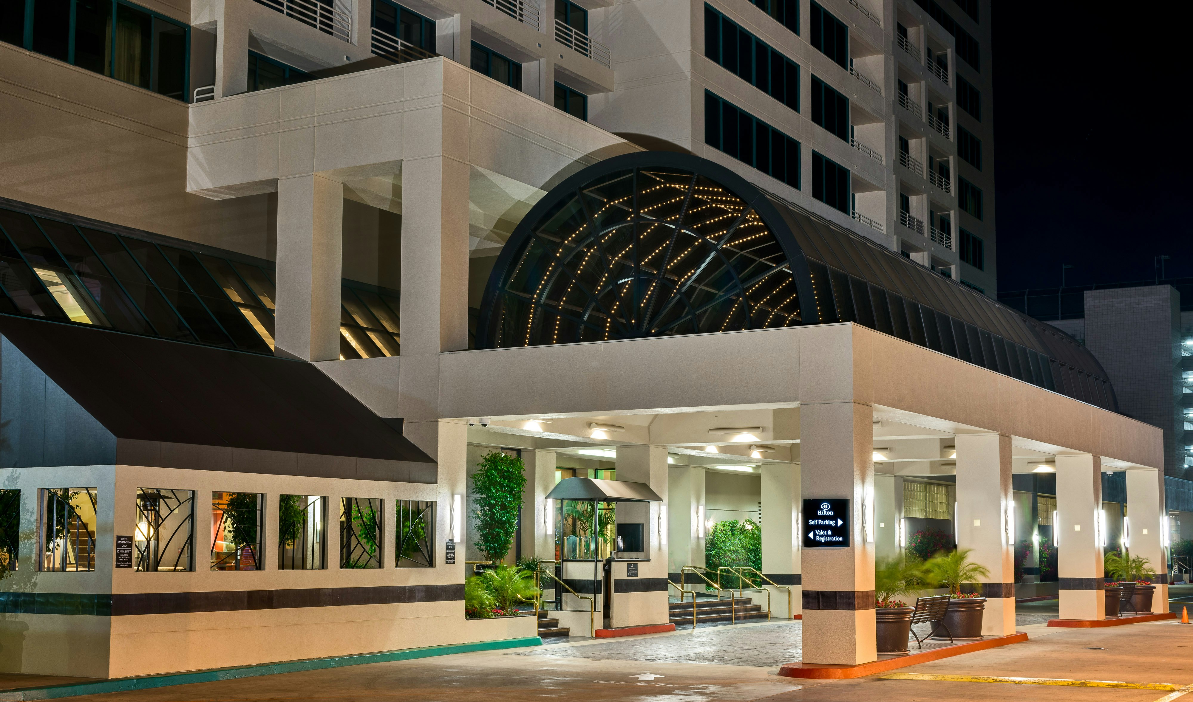 Hilton Woodland Hills Los Angeles 3/67